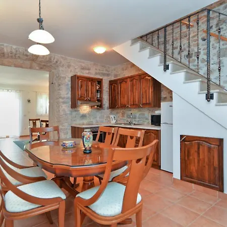 House Marko 1240 בית נופש Rojnići