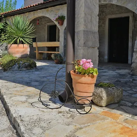 House Marko 1240 בית נופש Rojnići