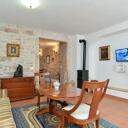 בית נופש House Marko 1240 *